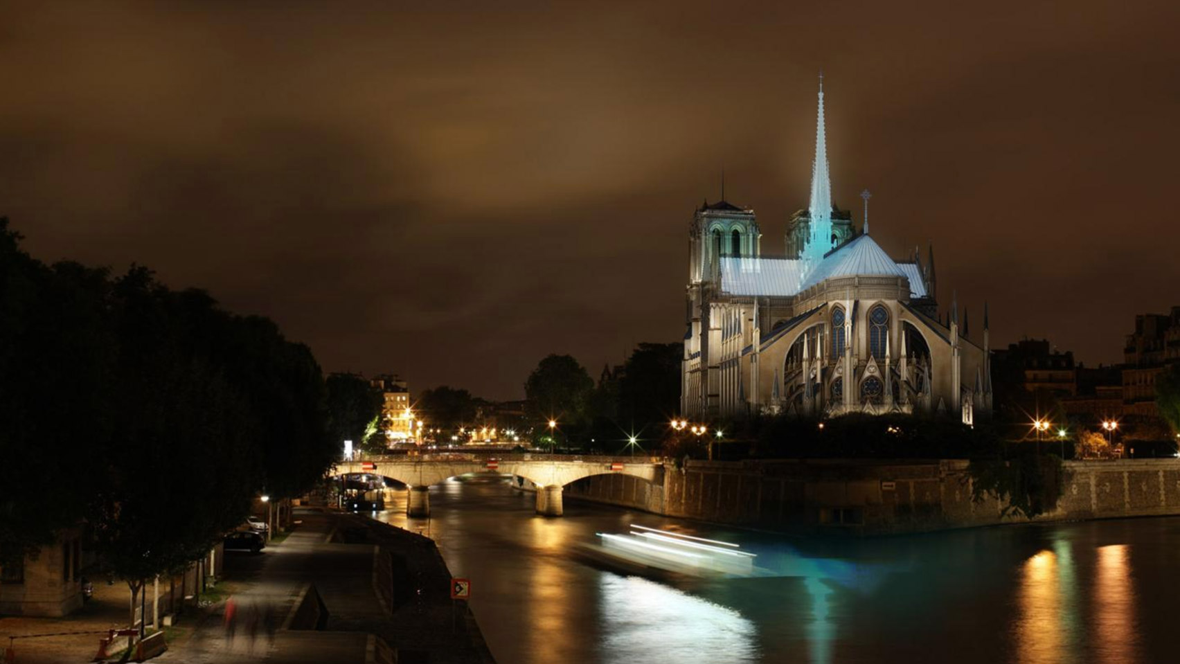 notre_dame_rebuild_1.jpg